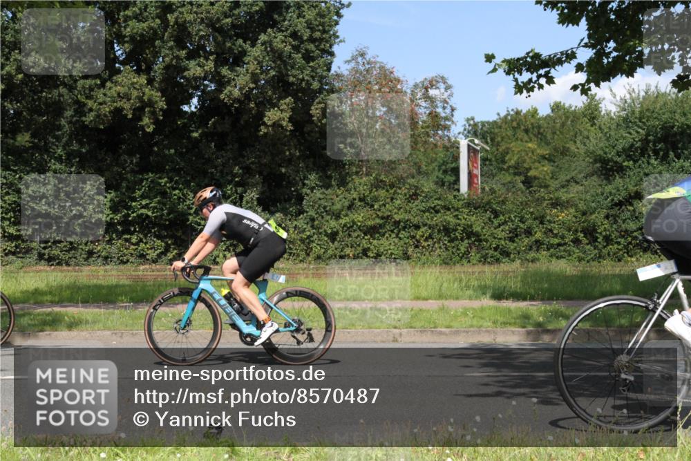 10.08.2025 - GEWOBA Citytriathlon Bremen Yannick Fuchs http://msf.ph/oto/8570487 10.08.2025 14:23:22 Radfahren 99, 154, 200, 209, 213, 222, 225, 250, 251, 317, 423, 431, 478, 480 meine-sportfotos.de
