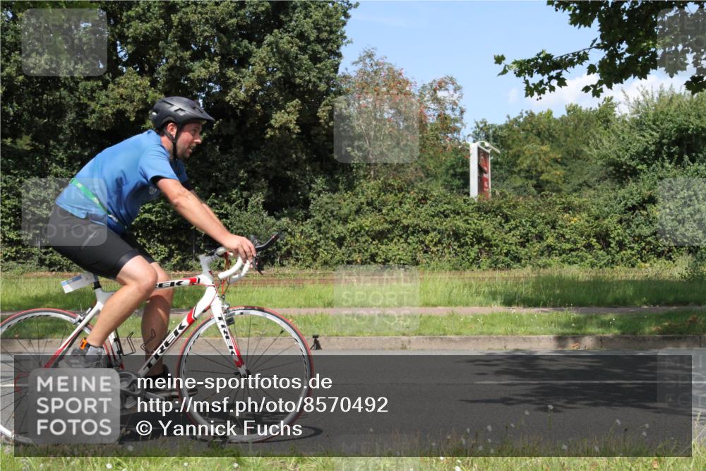 10.08.2025 - GEWOBA Citytriathlon Bremen Yannick Fuchs http://msf.ph/oto/8570492 10.08.2025 14:23:25 Radfahren 99, 154, 200, 209, 213, 222, 225, 250, 251, 317, 423, 478, 480 meine-sportfotos.de