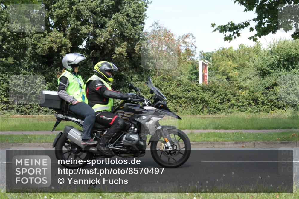 10.08.2025 - GEWOBA Citytriathlon Bremen Yannick Fuchs http://msf.ph/oto/8570497 10.08.2025 14:23:29 Radfahren 99, 154, 200, 205, 213, 225, 234, 250, 251, 317, 478 meine-sportfotos.de