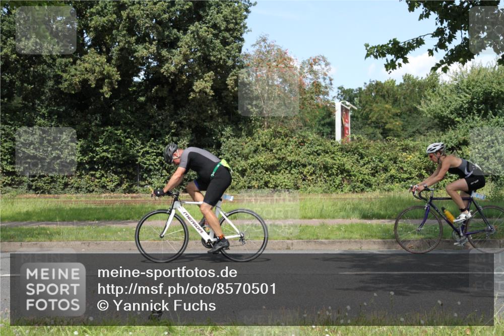 10.08.2025 - GEWOBA Citytriathlon Bremen Yannick Fuchs http://msf.ph/oto/8570501 10.08.2025 14:23:38 Radfahren 99, 128, 158, 205, 234, 250, 251, 317 meine-sportfotos.de
