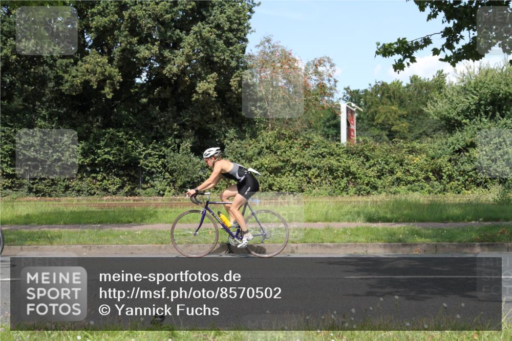 10.08.2025 - GEWOBA Citytriathlon Bremen Yannick Fuchs http://msf.ph/oto/8570502 10.08.2025 14:23:38 Radfahren 99, 128, 158, 205, 234, 250, 251, 317 meine-sportfotos.de