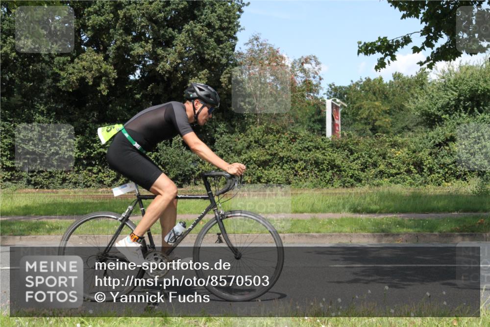 10.08.2025 - GEWOBA Citytriathlon Bremen Yannick Fuchs http://msf.ph/oto/8570503 10.08.2025 14:23:40 Radfahren 99, 128, 158, 205, 234, 250, 251, 317 meine-sportfotos.de