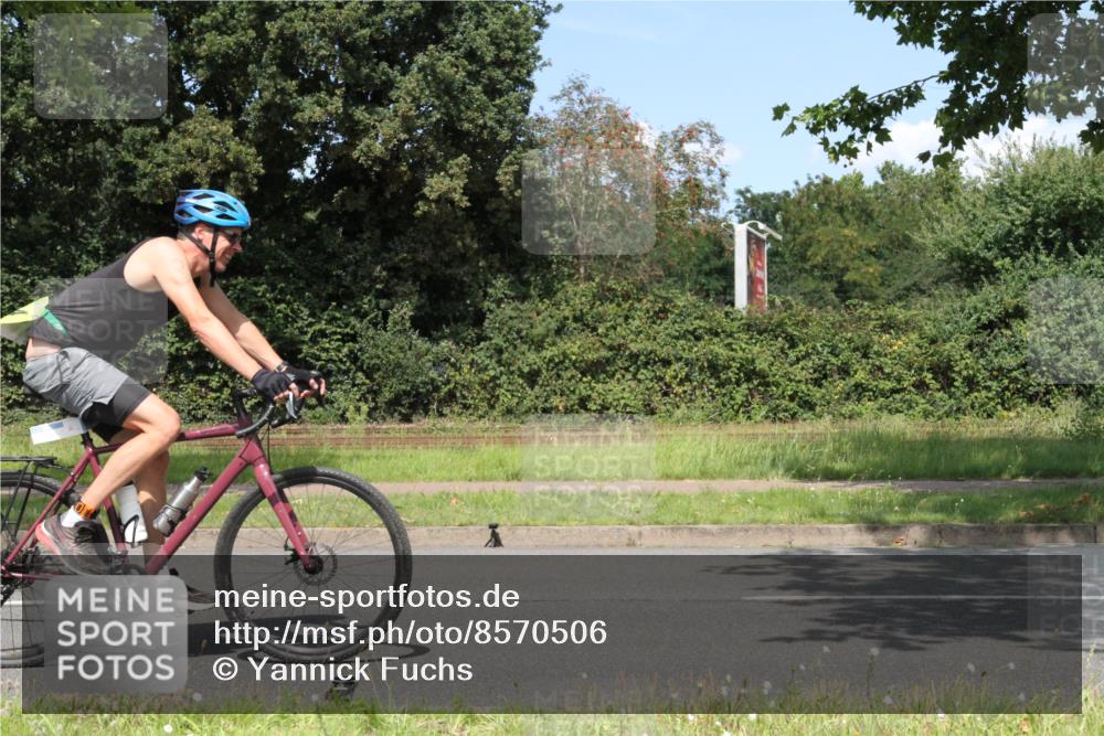 10.08.2025 - GEWOBA Citytriathlon Bremen Yannick Fuchs http://msf.ph/oto/8570506 10.08.2025 14:23:42 Radfahren 128, 158, 205, 234, 250, 317 meine-sportfotos.de
