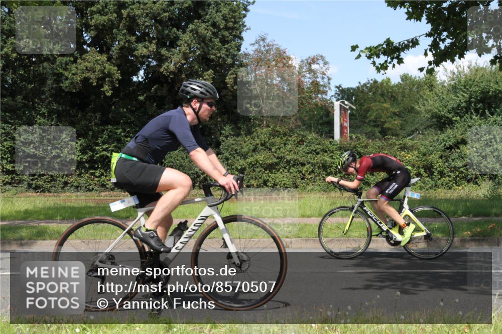 10.08.2025 - GEWOBA Citytriathlon Bremen Yannick Fuchs http://msf.ph/oto/8570507 10.08.2025 14:23:43 Radfahren 128, 158, 205, 234, 250, 317 meine-sportfotos.de