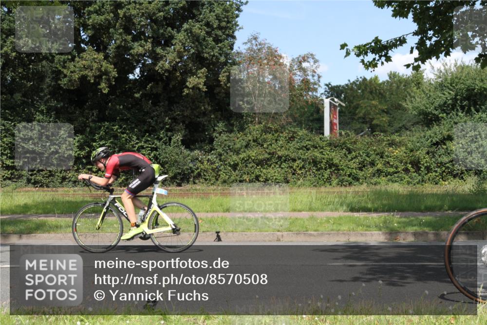 10.08.2025 - GEWOBA Citytriathlon Bremen Yannick Fuchs http://msf.ph/oto/8570508 10.08.2025 14:23:43 Radfahren 128, 158, 205, 234, 250, 317 meine-sportfotos.de