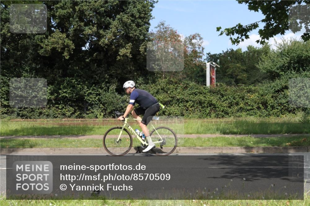 10.08.2025 - GEWOBA Citytriathlon Bremen Yannick Fuchs http://msf.ph/oto/8570509 10.08.2025 14:23:44 Radfahren 128, 158, 205, 234, 250 meine-sportfotos.de