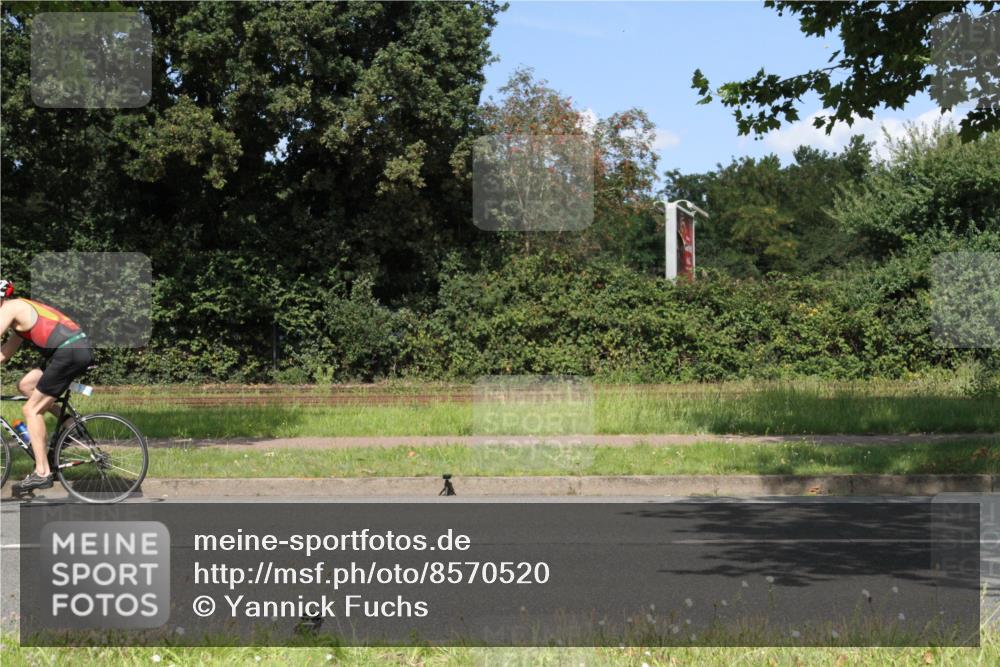 10.08.2025 - GEWOBA Citytriathlon Bremen Yannick Fuchs http://msf.ph/oto/8570520 10.08.2025 14:23:47 Radfahren 128, 158, 205, 234 meine-sportfotos.de
