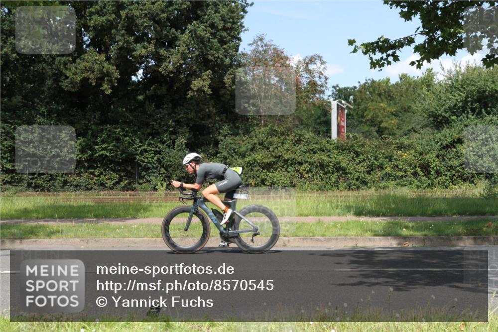 10.08.2025 - GEWOBA Citytriathlon Bremen Yannick Fuchs http://msf.ph/oto/8570545 10.08.2025 14:23:56 Radfahren 128, 158, 221 meine-sportfotos.de
