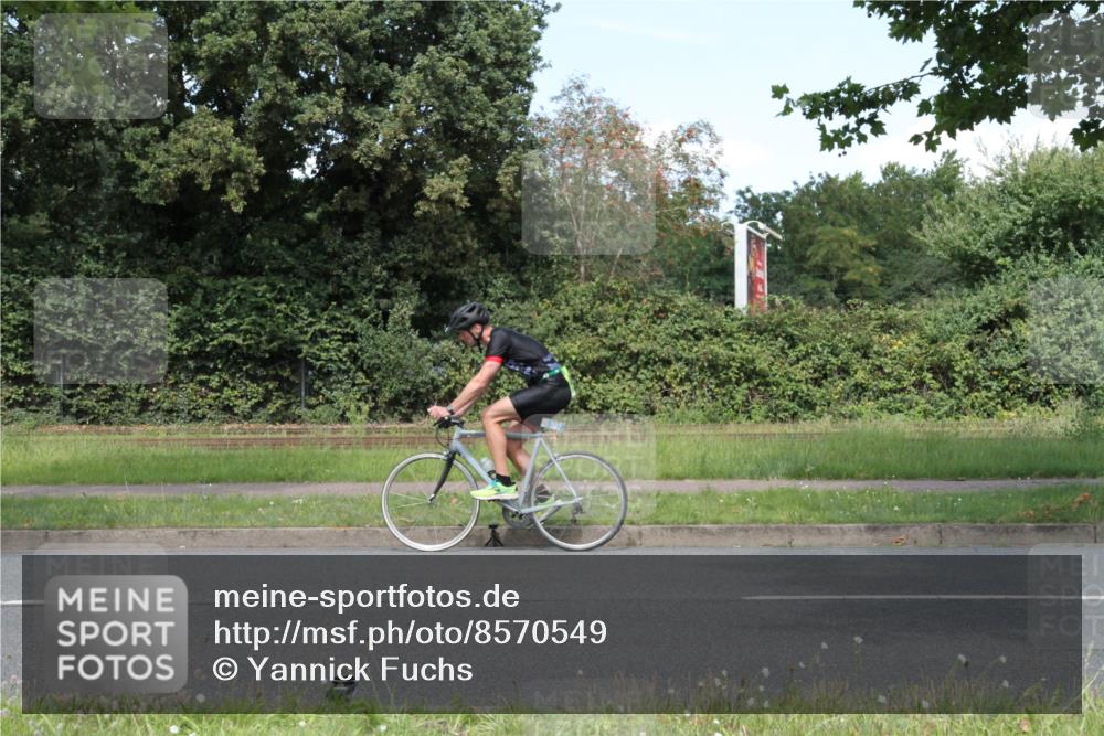 10.08.2025 - GEWOBA Citytriathlon Bremen Yannick Fuchs http://msf.ph/oto/8570549 10.08.2025 14:24:02 Radfahren 221 meine-sportfotos.de