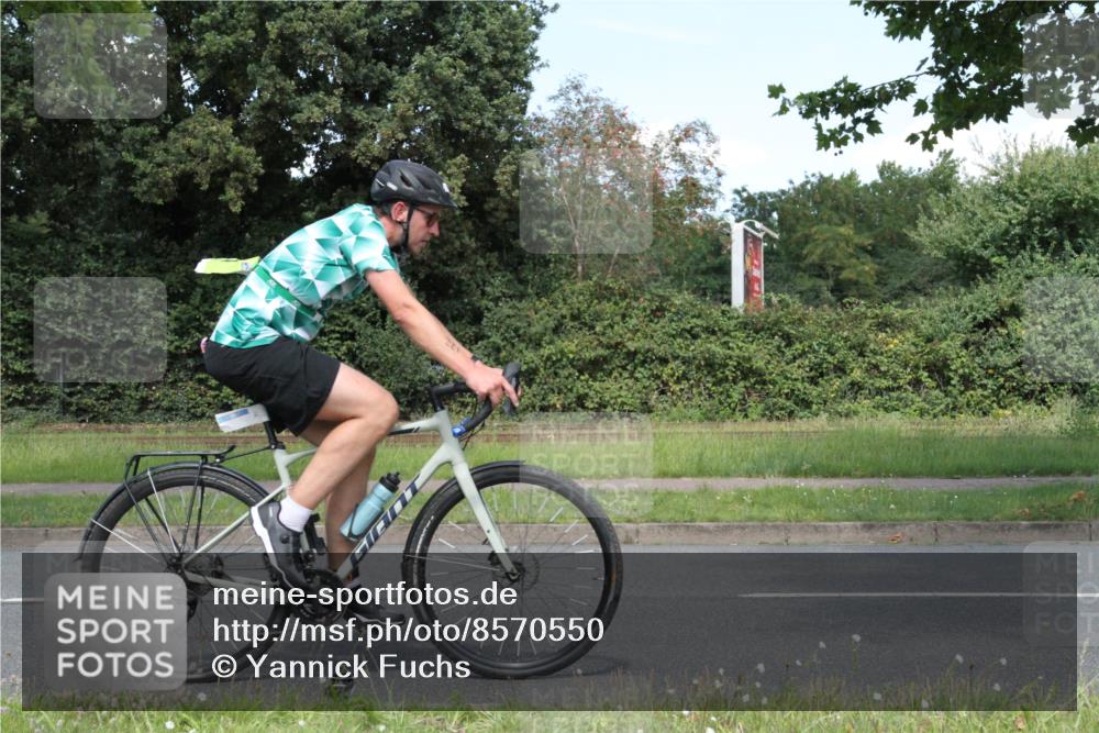 10.08.2025 - GEWOBA Citytriathlon Bremen Yannick Fuchs http://msf.ph/oto/8570550 10.08.2025 14:24:04 Radfahren 221 meine-sportfotos.de