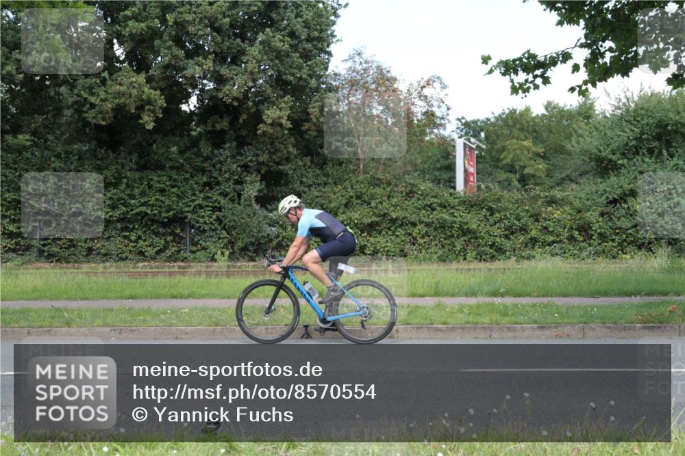 10.08.2025 - GEWOBA Citytriathlon Bremen Yannick Fuchs http://msf.ph/oto/8570554 10.08.2025 14:24:18 Radfahren 169, 436, 474 meine-sportfotos.de