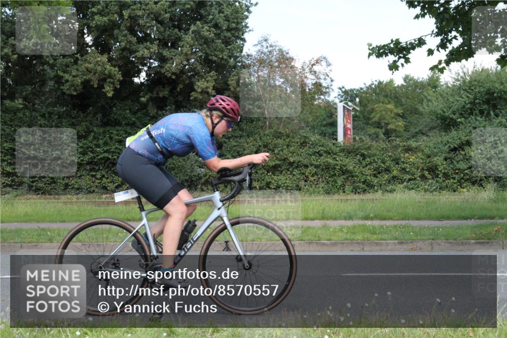 10.08.2025 - GEWOBA Citytriathlon Bremen Yannick Fuchs http://msf.ph/oto/8570557 10.08.2025 14:24:21 Radfahren 169, 436, 474 meine-sportfotos.de