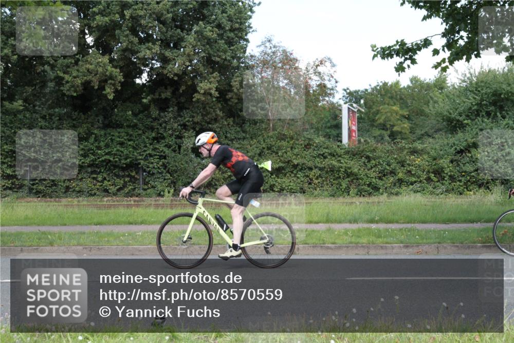 10.08.2025 - GEWOBA Citytriathlon Bremen Yannick Fuchs http://msf.ph/oto/8570559 10.08.2025 14:24:24 Radfahren 3, 169, 436, 474 meine-sportfotos.de