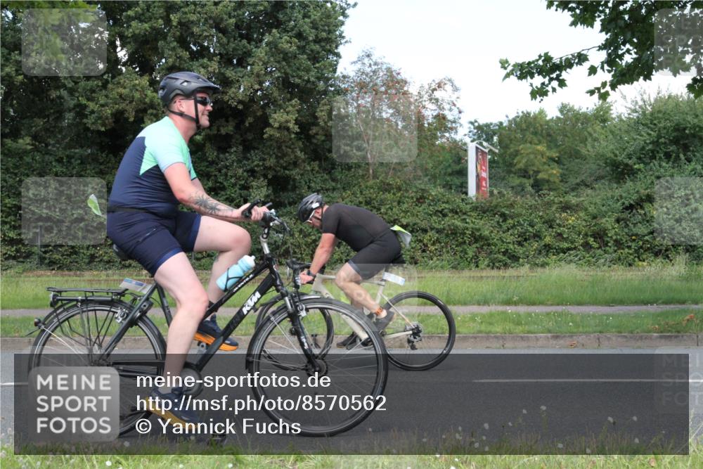 10.08.2025 - GEWOBA Citytriathlon Bremen Yannick Fuchs http://msf.ph/oto/8570562 10.08.2025 14:24:26 Radfahren 3, 169, 436, 474 meine-sportfotos.de