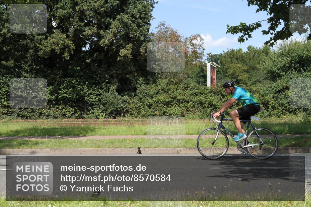 10.08.2025 - GEWOBA Citytriathlon Bremen Yannick Fuchs http://msf.ph/oto/8570584 10.08.2025 14:25:04 Radfahren 22, 166, 202, 235, 269, 346, 462 meine-sportfotos.de
