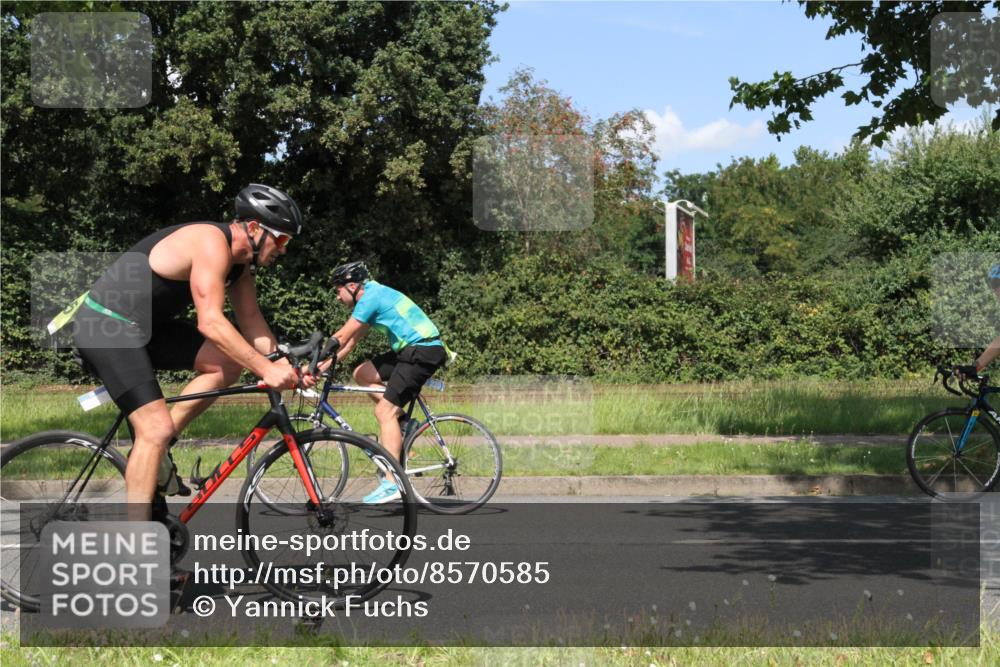 10.08.2025 - GEWOBA Citytriathlon Bremen Yannick Fuchs http://msf.ph/oto/8570585 10.08.2025 14:25:04 Radfahren 22, 166, 202, 235, 269, 346, 462 meine-sportfotos.de
