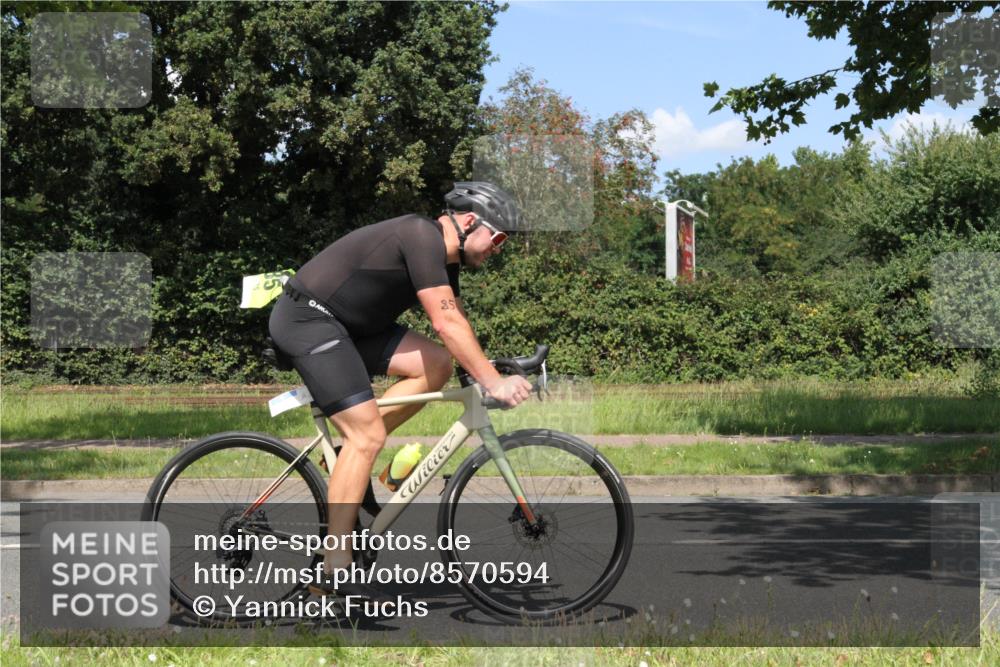 10.08.2025 - GEWOBA Citytriathlon Bremen Yannick Fuchs http://msf.ph/oto/8570594 10.08.2025 14:25:15 Radfahren 49, 85, 166, 202, 208, 235, 267, 270, 323, 326, 336, 462, 479 meine-sportfotos.de