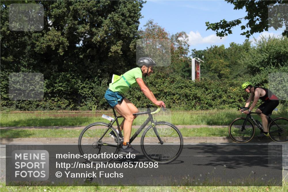 10.08.2025 - GEWOBA Citytriathlon Bremen Yannick Fuchs http://msf.ph/oto/8570598 10.08.2025 14:25:21 Radfahren 49, 85, 208, 267, 270, 323, 326, 336, 462, 479 meine-sportfotos.de
