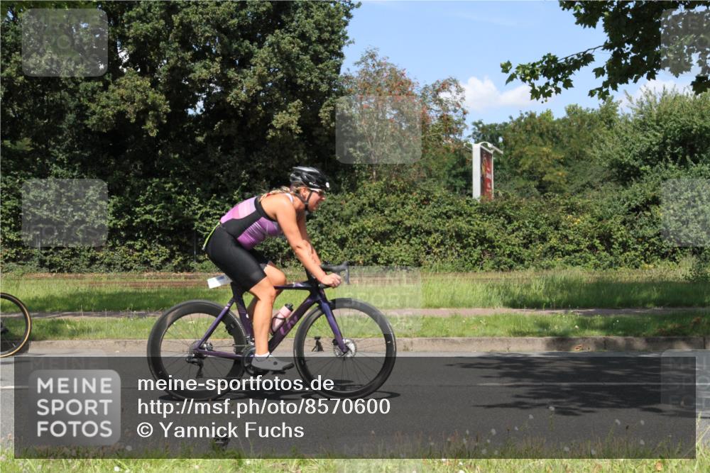 10.08.2025 - GEWOBA Citytriathlon Bremen Yannick Fuchs http://msf.ph/oto/8570600 10.08.2025 14:25:22 Radfahren 49, 85, 208, 267, 270, 323, 326, 336, 462, 479 meine-sportfotos.de