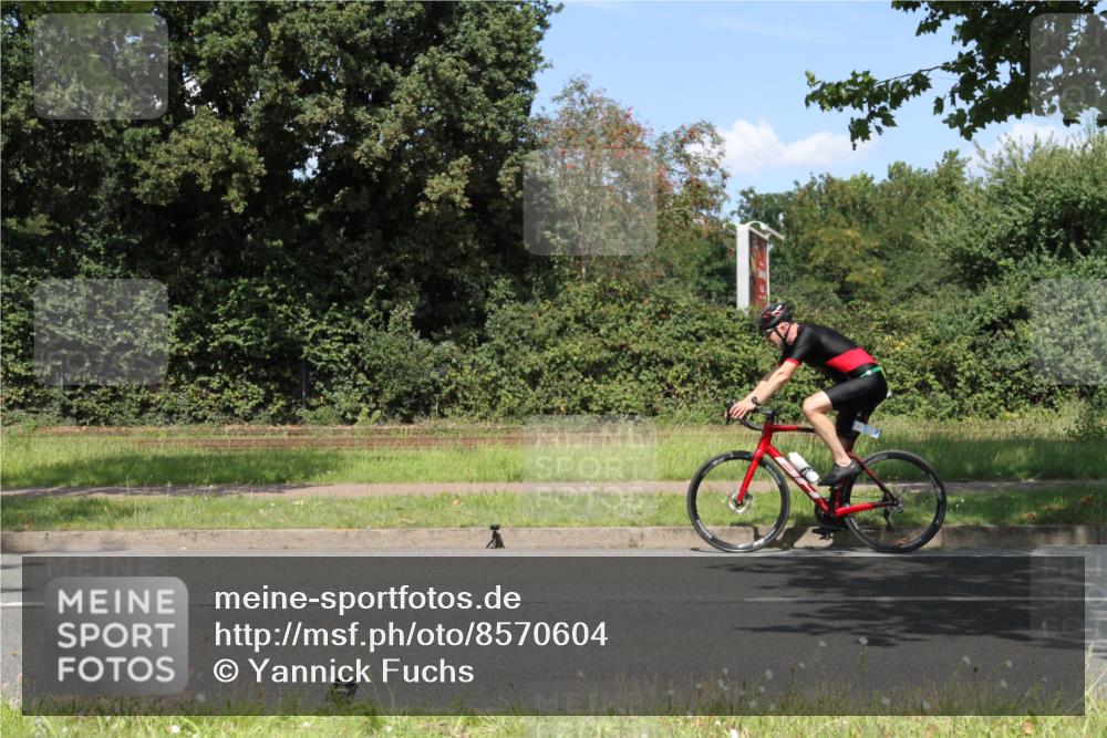 10.08.2025 - GEWOBA Citytriathlon Bremen Yannick Fuchs http://msf.ph/oto/8570604 10.08.2025 14:25:25 Radfahren 49, 85, 208, 267, 270, 323, 326, 336, 462, 479 meine-sportfotos.de
