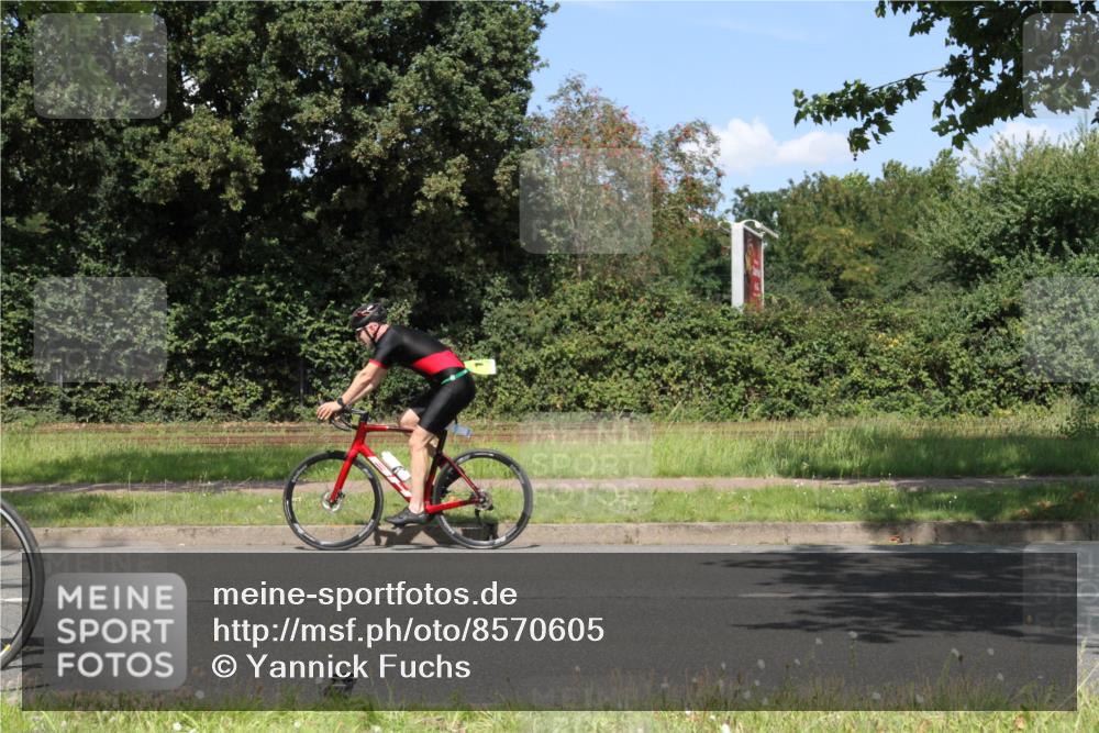 10.08.2025 - GEWOBA Citytriathlon Bremen Yannick Fuchs http://msf.ph/oto/8570605 10.08.2025 14:25:25 Radfahren 49, 85, 208, 267, 270, 323, 326, 336, 462, 479 meine-sportfotos.de