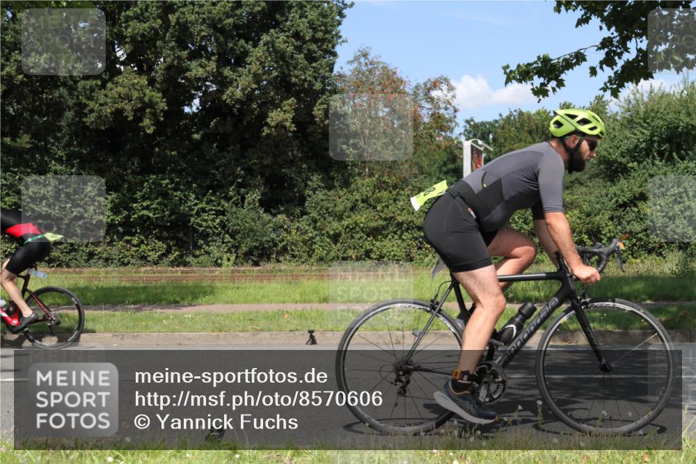10.08.2025 - GEWOBA Citytriathlon Bremen Yannick Fuchs http://msf.ph/oto/8570606 10.08.2025 14:25:26 Radfahren 49, 85, 208, 267, 270, 323, 326, 336, 462, 479 meine-sportfotos.de
