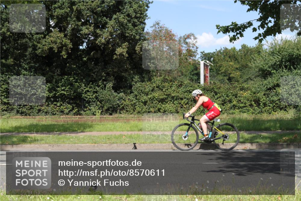 10.08.2025 - GEWOBA Citytriathlon Bremen Yannick Fuchs http://msf.ph/oto/8570611 10.08.2025 14:25:35 Radfahren 208, 336, 479, 499 meine-sportfotos.de