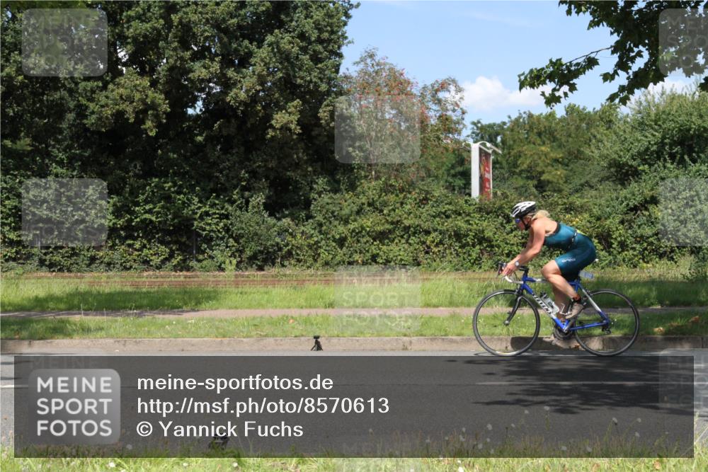10.08.2025 - GEWOBA Citytriathlon Bremen Yannick Fuchs http://msf.ph/oto/8570613 10.08.2025 14:25:36 Radfahren 167, 208, 336, 479, 499 meine-sportfotos.de
