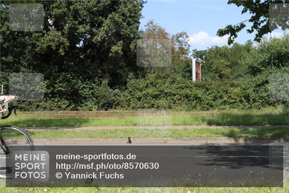 10.08.2025 - GEWOBA Citytriathlon Bremen Yannick Fuchs http://msf.ph/oto/8570630 10.08.2025 14:25:50 Radfahren 167, 181, 446, 499 meine-sportfotos.de