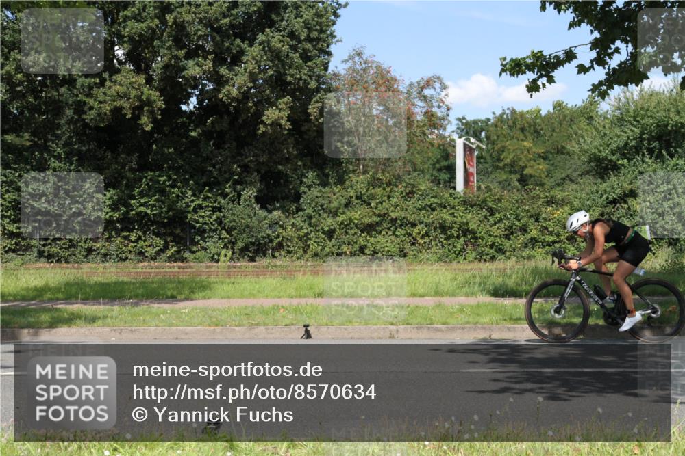 10.08.2025 - GEWOBA Citytriathlon Bremen Yannick Fuchs http://msf.ph/oto/8570634 10.08.2025 14:25:52 Radfahren 167, 181, 273, 331, 446, 499 meine-sportfotos.de
