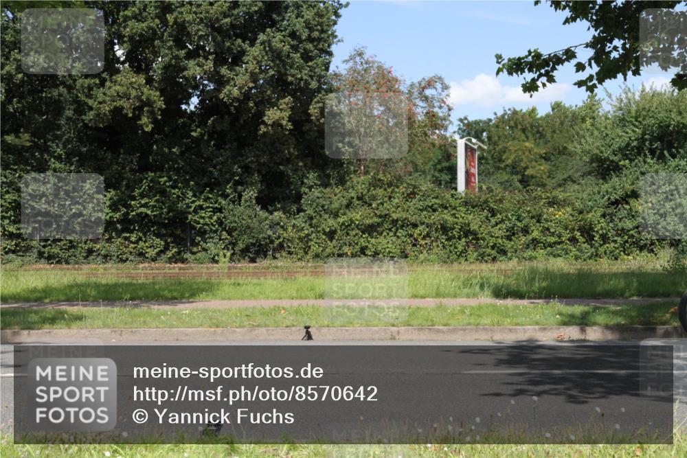 10.08.2025 - GEWOBA Citytriathlon Bremen Yannick Fuchs http://msf.ph/oto/8570642 10.08.2025 14:25:55 Radfahren 167, 181, 220, 273, 325, 331, 446, 499 meine-sportfotos.de