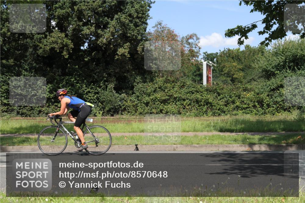 10.08.2025 - GEWOBA Citytriathlon Bremen Yannick Fuchs http://msf.ph/oto/8570648 10.08.2025 14:25:57 Radfahren 167, 181, 220, 273, 325, 331, 446, 499 meine-sportfotos.de