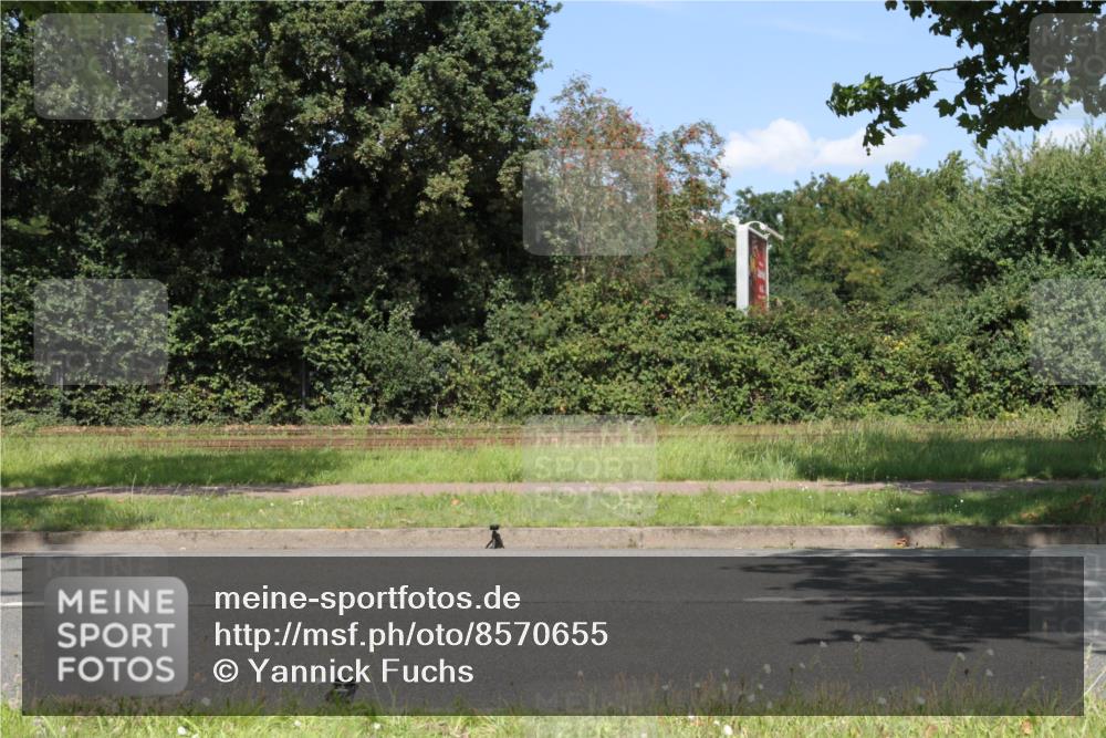 10.08.2025 - GEWOBA Citytriathlon Bremen Yannick Fuchs http://msf.ph/oto/8570655 10.08.2025 14:26:00 Radfahren 167, 181, 220, 231, 273, 325, 331, 446, 499 meine-sportfotos.de