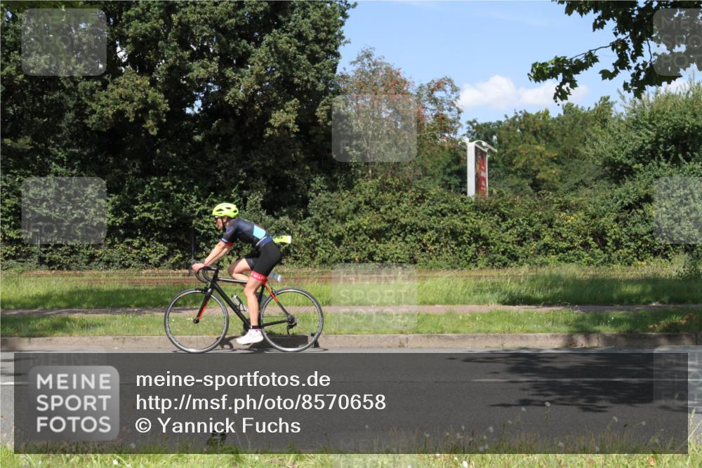 10.08.2025 - GEWOBA Citytriathlon Bremen Yannick Fuchs http://msf.ph/oto/8570658 10.08.2025 14:26:01 Radfahren 167, 181, 220, 231, 273, 325, 331, 446 meine-sportfotos.de