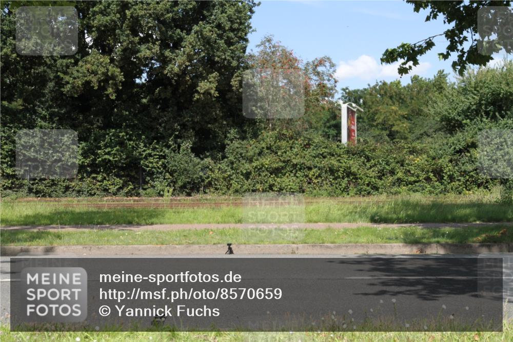 10.08.2025 - GEWOBA Citytriathlon Bremen Yannick Fuchs http://msf.ph/oto/8570659 10.08.2025 14:26:03 Radfahren 181, 220, 231, 273, 325, 331, 446 meine-sportfotos.de