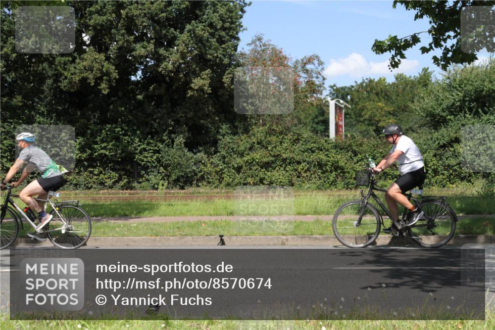 10.08.2025 - GEWOBA Citytriathlon Bremen Yannick Fuchs http://msf.ph/oto/8570674 10.08.2025 14:26:09 Radfahren 181, 220, 231, 273, 278, 325, 331, 446 meine-sportfotos.de