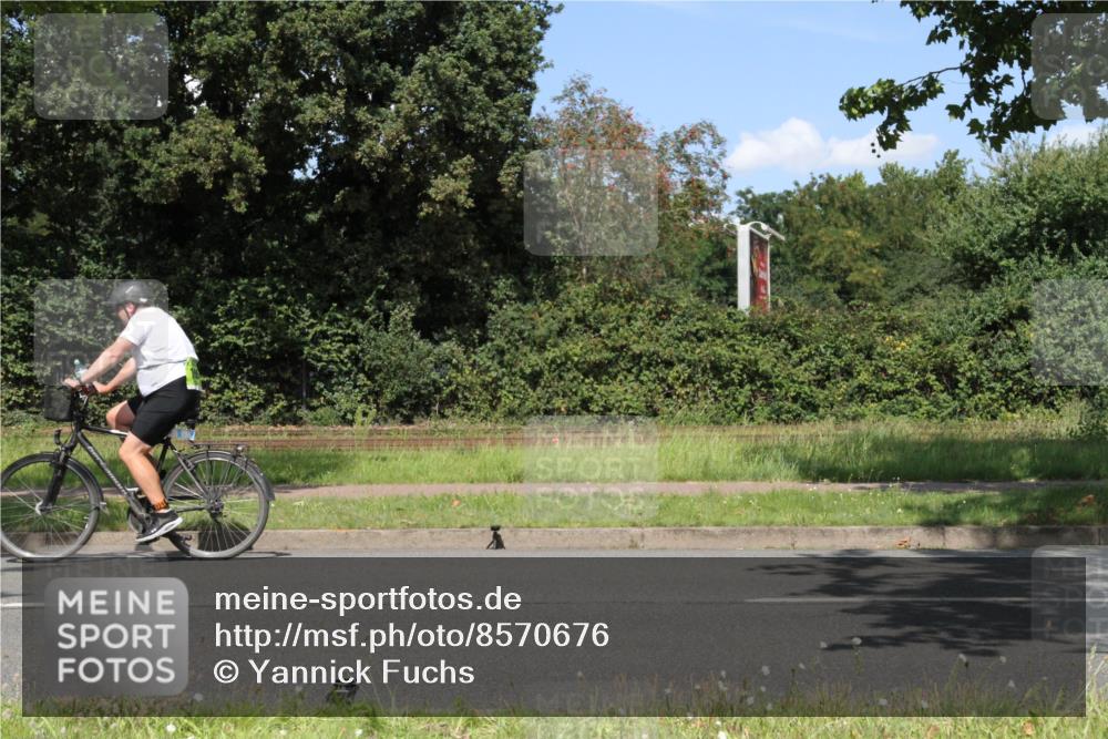 10.08.2025 - GEWOBA Citytriathlon Bremen Yannick Fuchs http://msf.ph/oto/8570676 10.08.2025 14:26:09 Radfahren 181, 220, 231, 273, 278, 325, 331, 446 meine-sportfotos.de