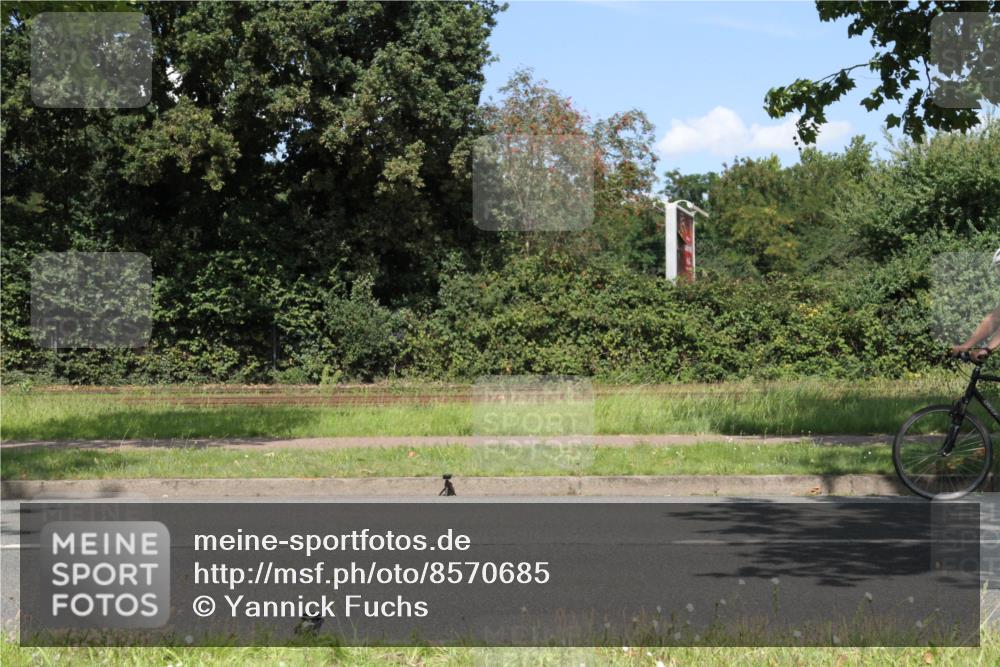 10.08.2025 - GEWOBA Citytriathlon Bremen Yannick Fuchs http://msf.ph/oto/8570685 10.08.2025 14:26:12 Radfahren 181, 220, 231, 273, 278, 325, 331 meine-sportfotos.de