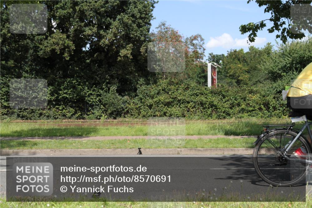 10.08.2025 - GEWOBA Citytriathlon Bremen Yannick Fuchs http://msf.ph/oto/8570691 10.08.2025 14:26:14 Radfahren 220, 231, 273, 278, 325, 331, 360 meine-sportfotos.de