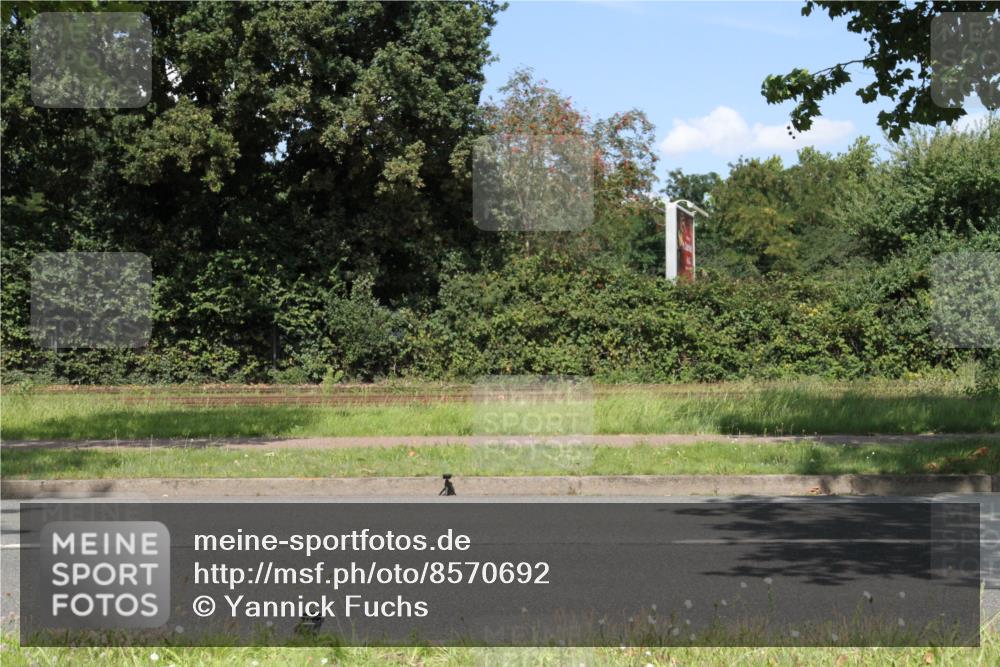 10.08.2025 - GEWOBA Citytriathlon Bremen Yannick Fuchs http://msf.ph/oto/8570692 10.08.2025 14:26:15 Radfahren 220, 231, 273, 278, 325, 331, 360 meine-sportfotos.de