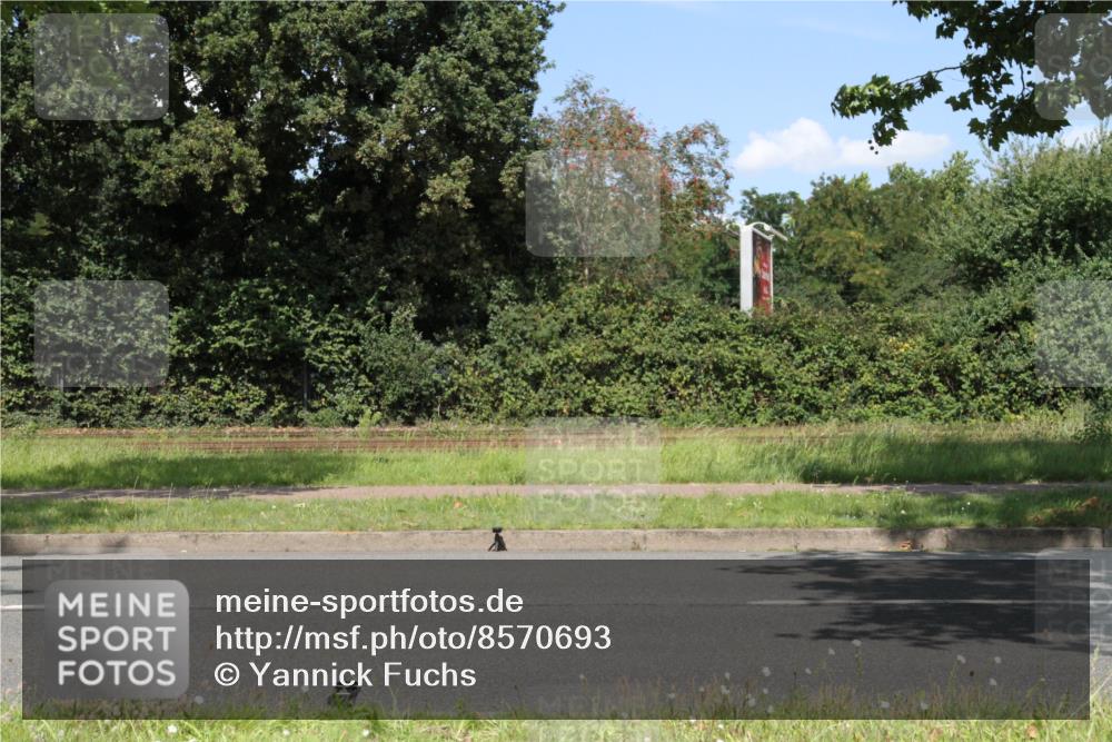 10.08.2025 - GEWOBA Citytriathlon Bremen Yannick Fuchs http://msf.ph/oto/8570693 10.08.2025 14:26:15 Radfahren 220, 231, 273, 278, 325, 331, 360 meine-sportfotos.de