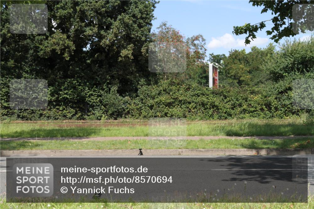 10.08.2025 - GEWOBA Citytriathlon Bremen Yannick Fuchs http://msf.ph/oto/8570694 10.08.2025 14:26:15 Radfahren 220, 231, 273, 278, 325, 331, 360 meine-sportfotos.de