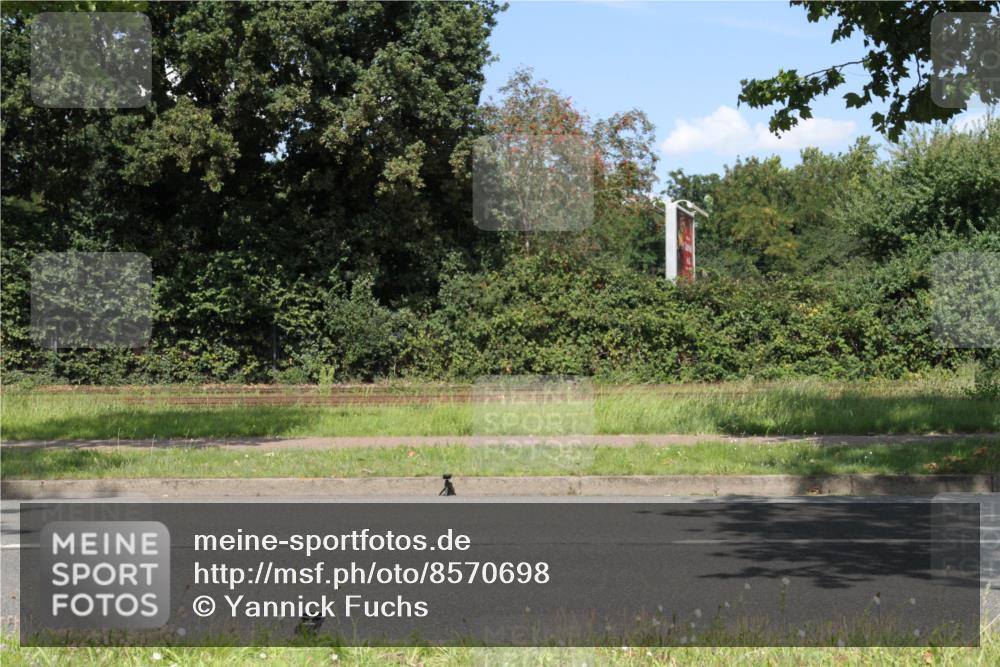 10.08.2025 - GEWOBA Citytriathlon Bremen Yannick Fuchs http://msf.ph/oto/8570698 10.08.2025 14:26:17 Radfahren 220, 231, 278, 325, 360, 404 meine-sportfotos.de