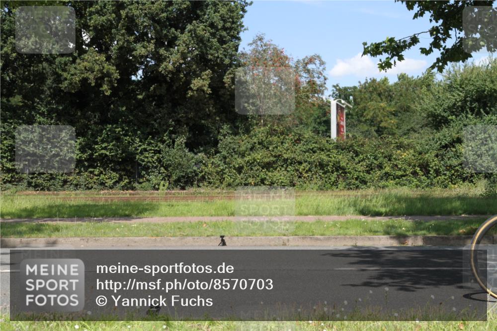 10.08.2025 - GEWOBA Citytriathlon Bremen Yannick Fuchs http://msf.ph/oto/8570703 10.08.2025 14:26:19 Radfahren 220, 231, 278, 325, 360, 404 meine-sportfotos.de