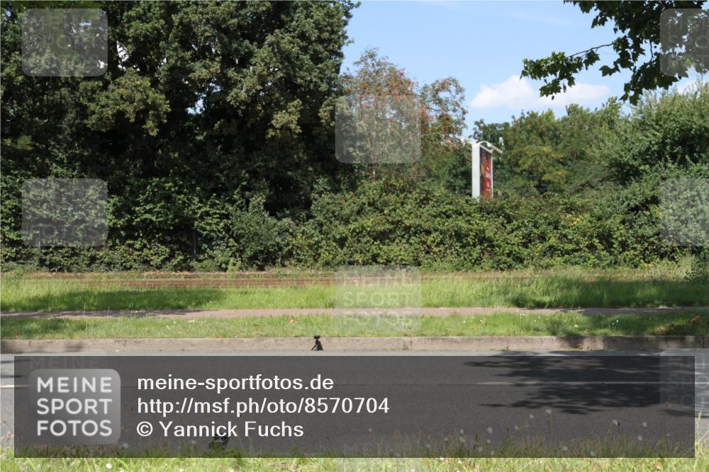 10.08.2025 - GEWOBA Citytriathlon Bremen Yannick Fuchs http://msf.ph/oto/8570704 10.08.2025 14:26:19 Radfahren 220, 231, 278, 325, 360, 404 meine-sportfotos.de