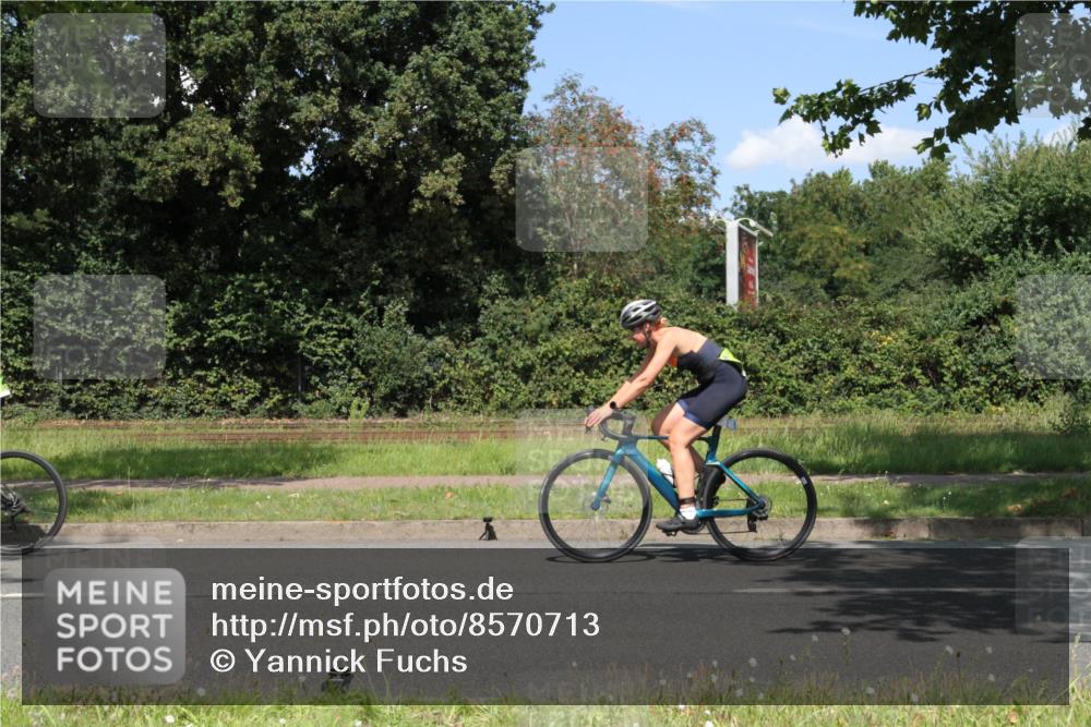 10.08.2025 - GEWOBA Citytriathlon Bremen Yannick Fuchs http://msf.ph/oto/8570713 10.08.2025 14:26:22 Radfahren 231, 278, 360, 404, 453, 532 meine-sportfotos.de