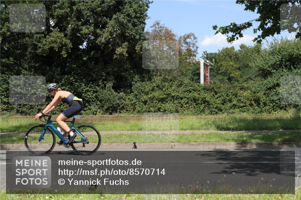 10.08.2025 - GEWOBA Citytriathlon Bremen Yannick Fuchs http://msf.ph/oto/8570714 10.08.2025 14:26:22 Radfahren 231, 278, 360, 404, 453, 532 meine-sportfotos.de