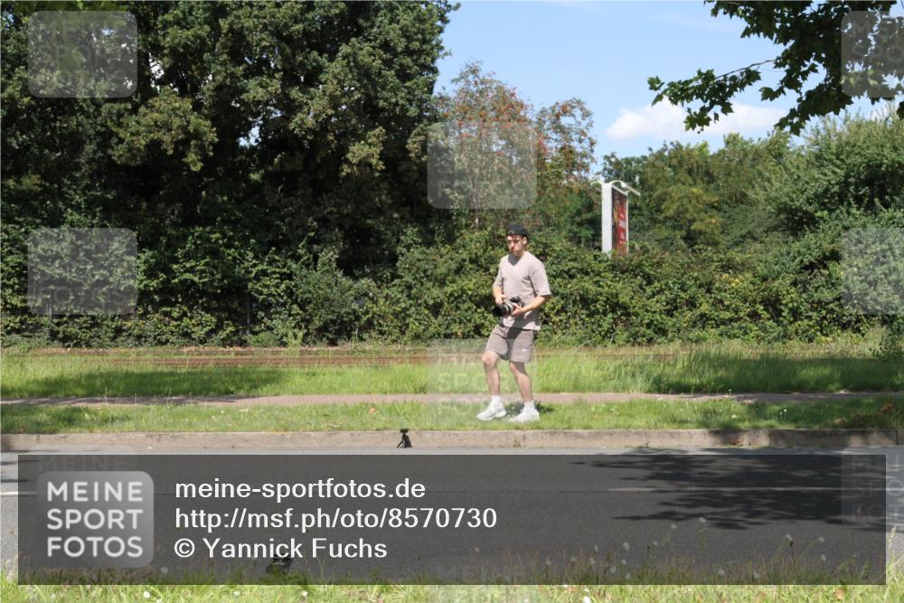 10.08.2025 - GEWOBA Citytriathlon Bremen Yannick Fuchs http://msf.ph/oto/8570730 10.08.2025 14:26:28 Radfahren 278, 358, 360, 404, 453, 532 meine-sportfotos.de