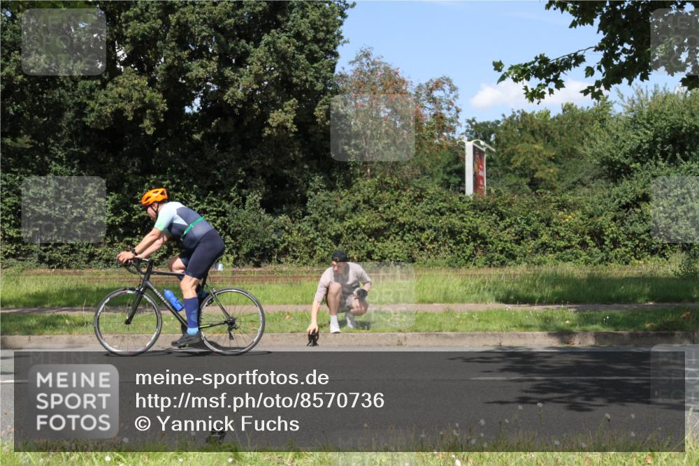 10.08.2025 - GEWOBA Citytriathlon Bremen Yannick Fuchs http://msf.ph/oto/8570736 10.08.2025 14:26:30 Radfahren 278, 358, 360, 404, 453, 532 meine-sportfotos.de