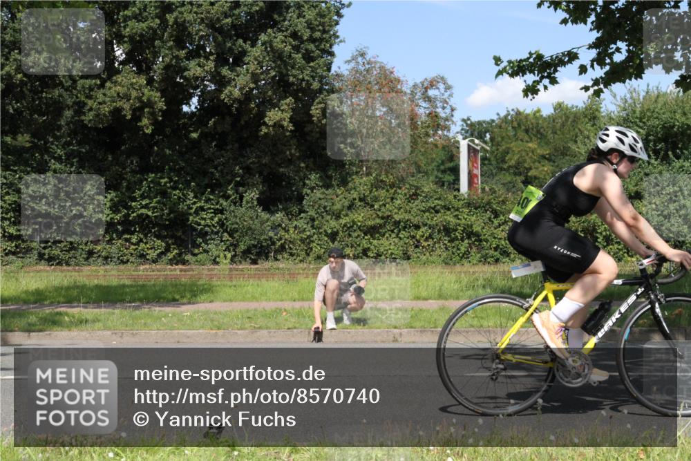 10.08.2025 - GEWOBA Citytriathlon Bremen Yannick Fuchs http://msf.ph/oto/8570740 10.08.2025 14:26:32 Radfahren 358, 360, 404, 453, 532 meine-sportfotos.de